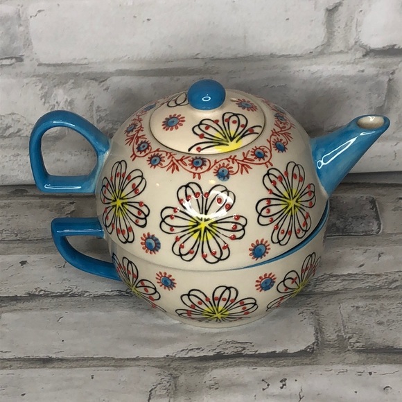 yokohama studios Other - Yokohama Studios hand painted tea pot and cup set
